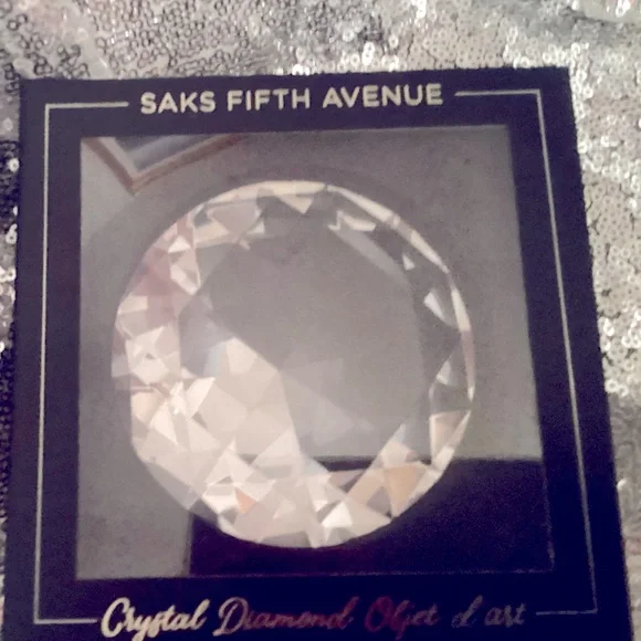 Beautiful crystal Diamond paperweight saks fifth ave - Picture 1 of 4